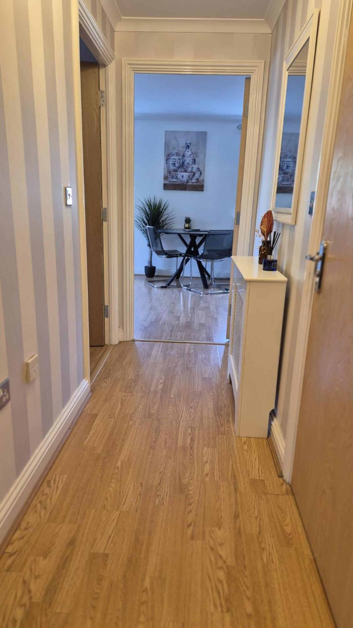 Spacious Ground Floor 2 Bedroom 2 Bathroom Flat In Hatfield Near Hertfordshire University Private Car Park Sleeps 5-6 Exterior photo